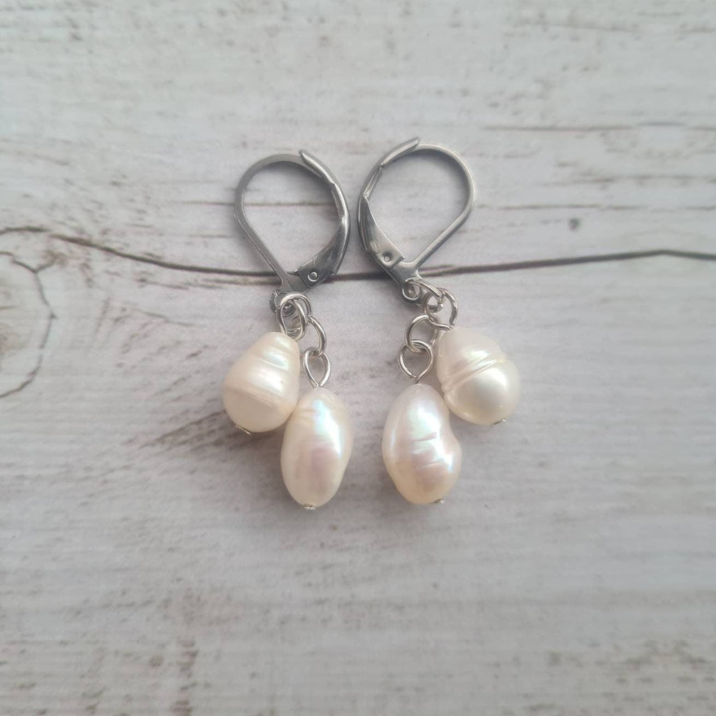 Annie Oakley freshwater pearl jewelry set.