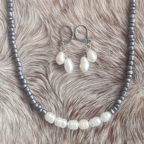 Annie Oakley freshwater pearl jewelry set.
